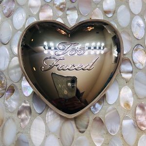 Too Face highlighter